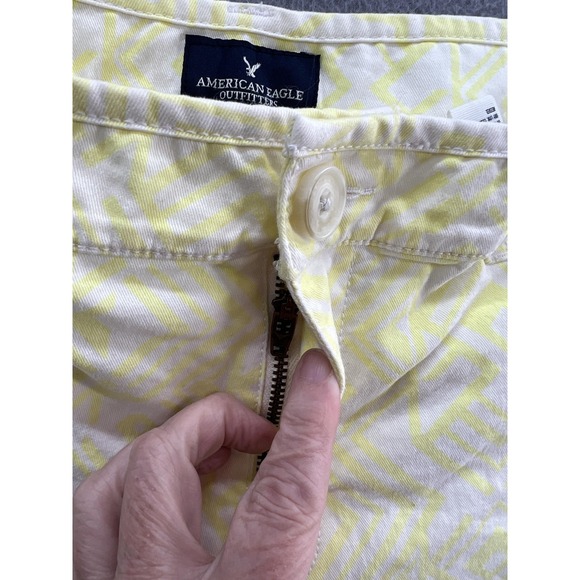 American Eagle Shorts Womens 16 Yellow White Geometric Print Midi Stretch Cotton - Picture 3 of 12